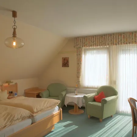 Zueschener Bauernstuben Pensionat 3*